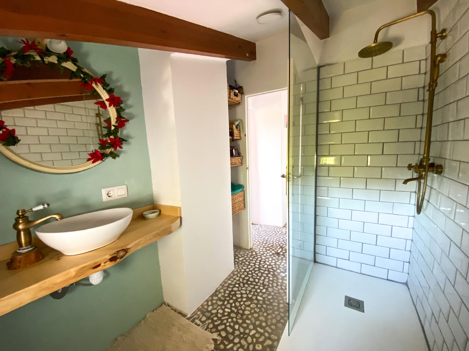 RPB04 – FINCA RÚSTICA JÁVEA – BAÑO Finca Rústica Autosostenible en Jávea