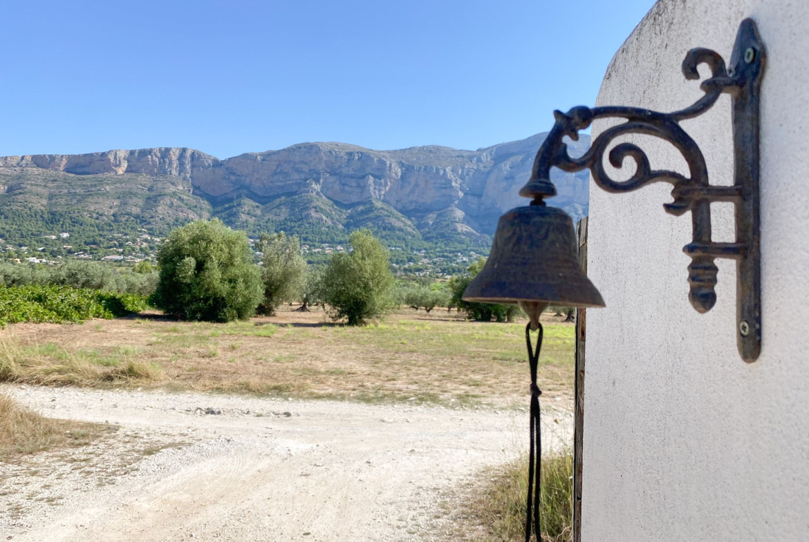 Finca Rústica Autosostenible en Jávea