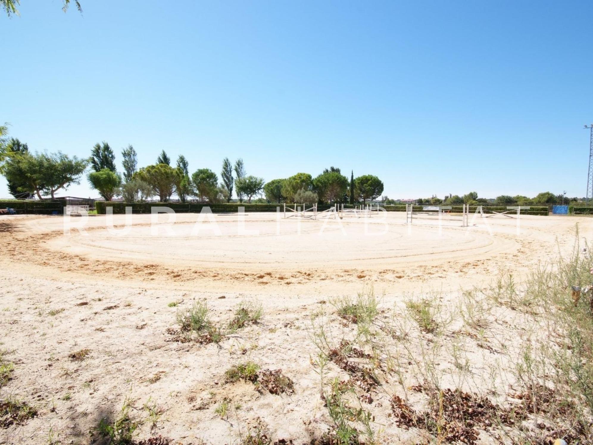 11 Finca ecuestre en venta - pista