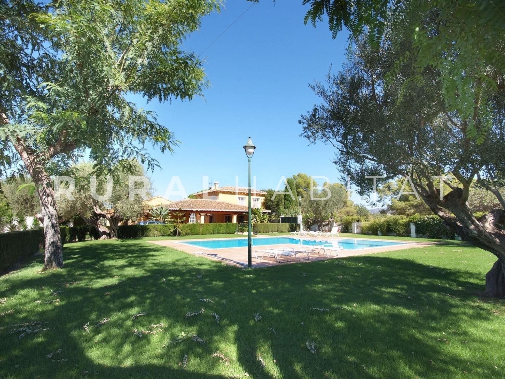 20 Finca ecuestre en venta - piscina