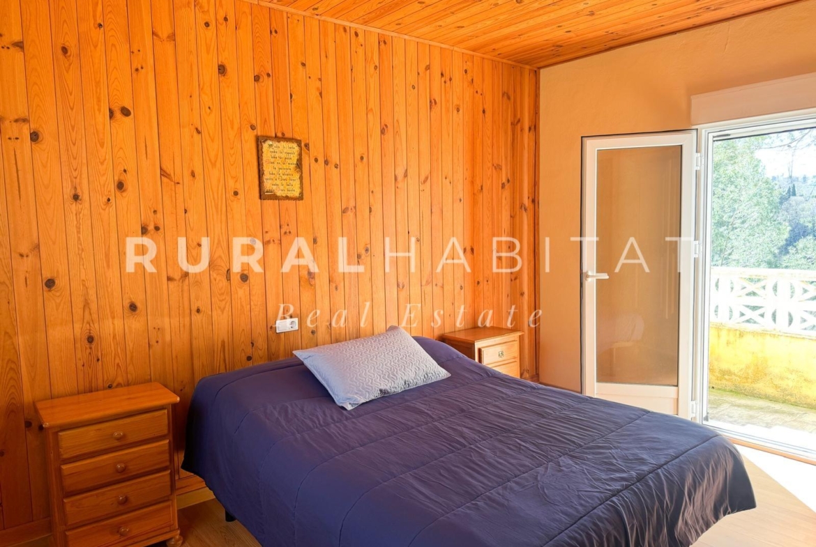 Charming Rustic Estate for Sale Near Valencia