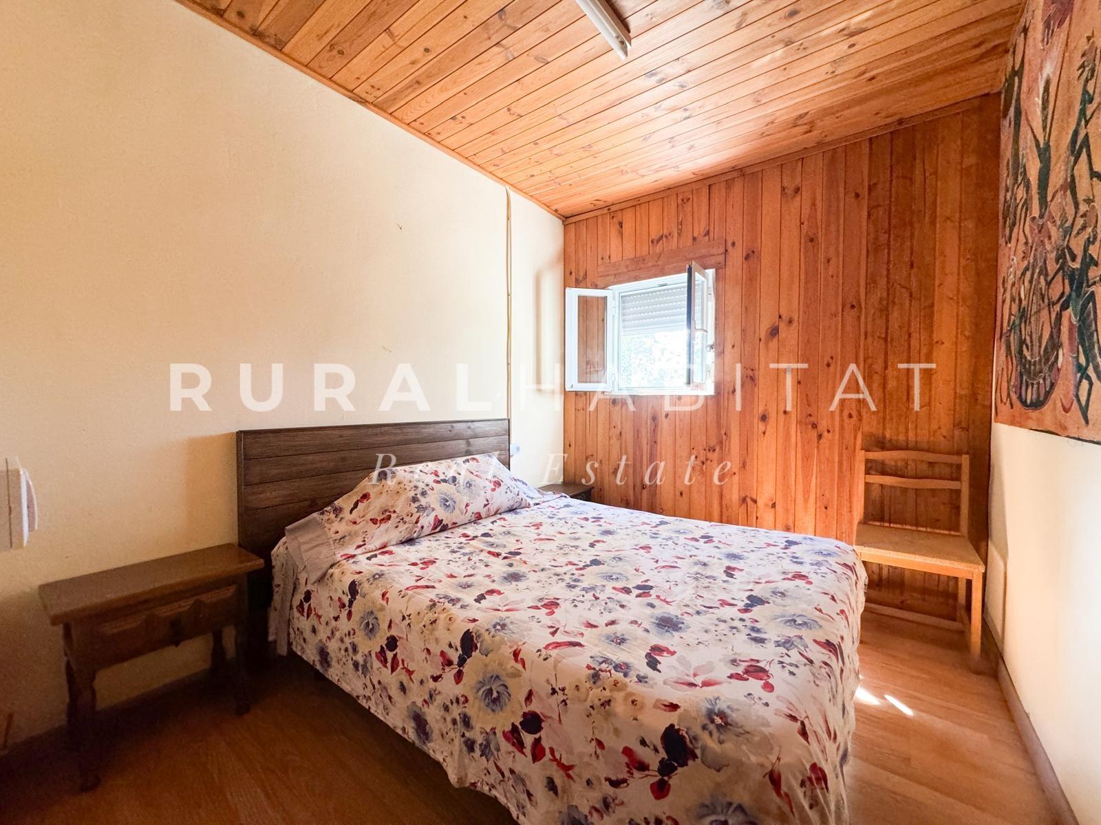 RH35. Dormitorio 2 Charming Rustic Estate for Sale Near Valencia