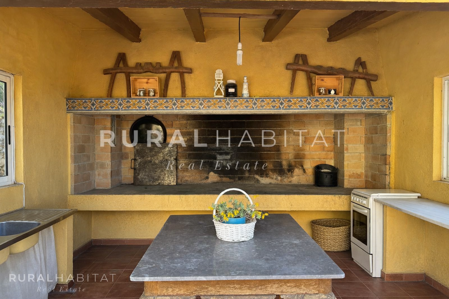 RH35. Interior Paellero Charming Rustic Estate for Sale Near Valencia