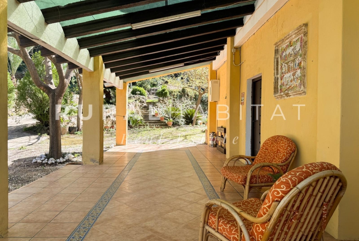 Charming Rustic Estate for Sale Near Valencia